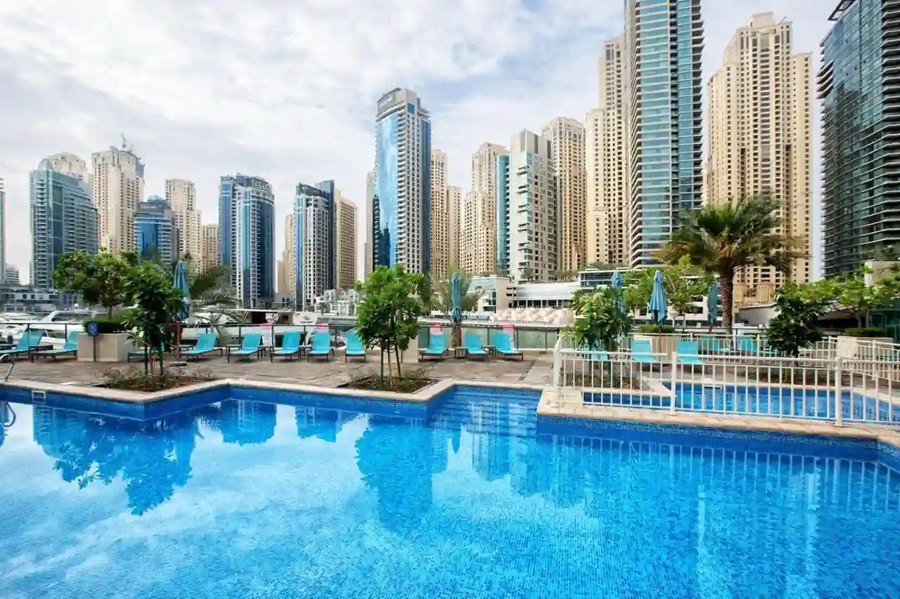 hotel piscine à dubai marina