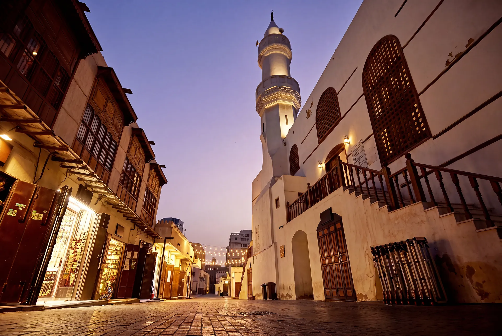 Le quartier historique d'Al-Balad à Jeddah, à la tombée de la nuit