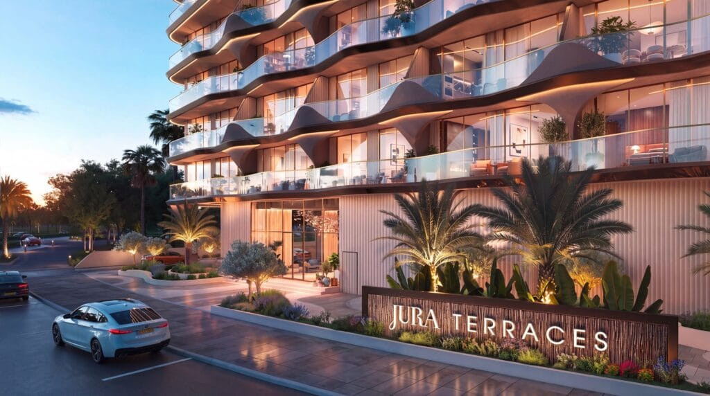 Entrée de Jura Terraces au crépuscule à Dubaï Land Residence Complex