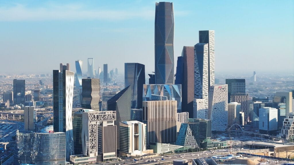 La skyline du quartier financier KAFD au nord de Riyad